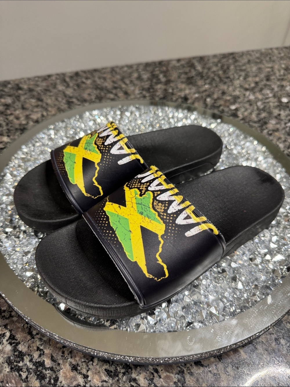 Black Jamaica Flag Slide Sandals EUC 8.5